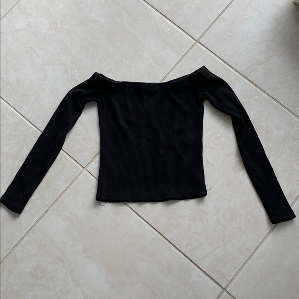 Off the shoulder cropped long sleeve